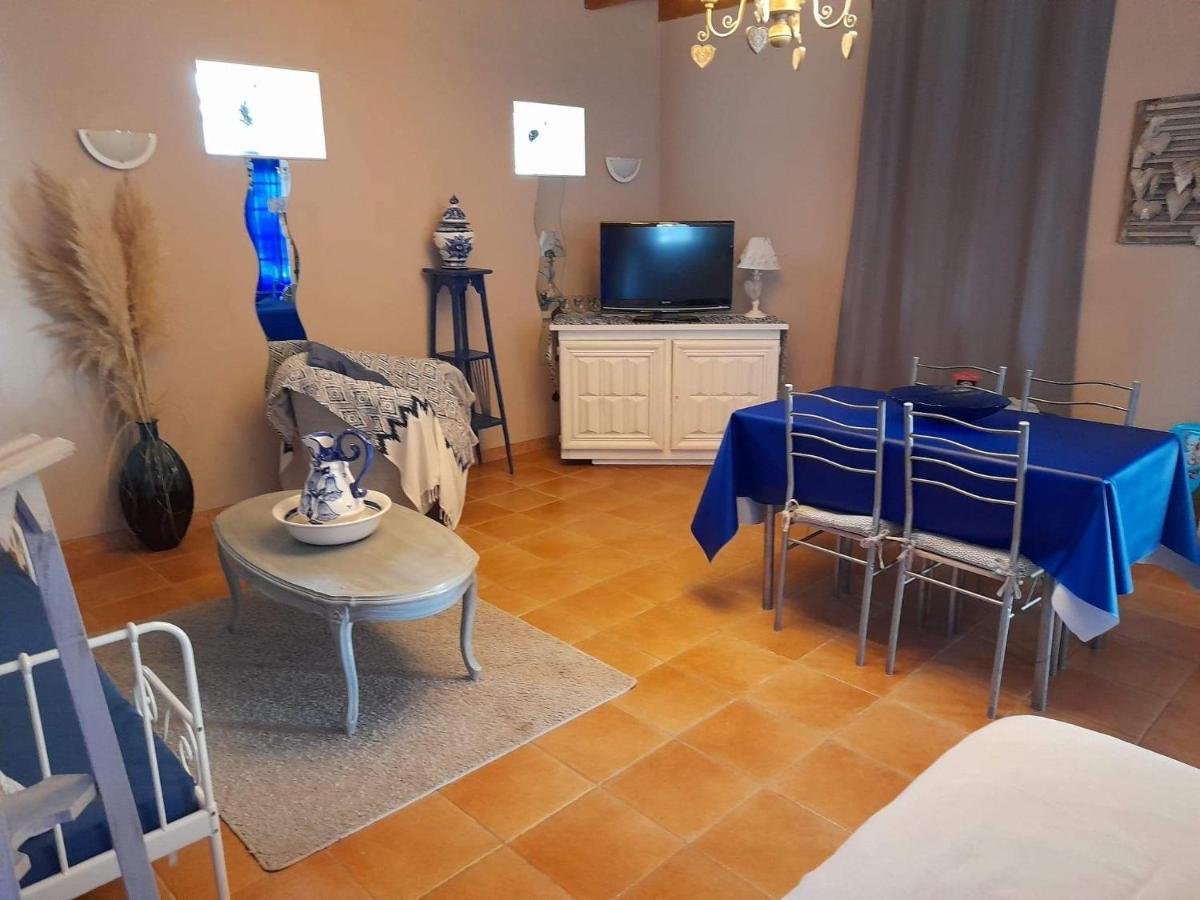Bed and Breakfast Les Demeures De La Laigne Allas-Bocage Екстер'єр фото