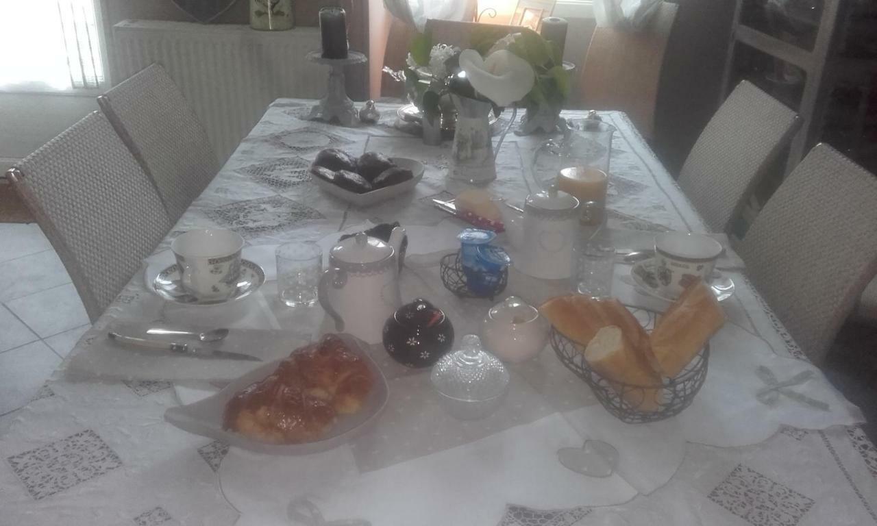 Bed and Breakfast Les Demeures De La Laigne Allas-Bocage Екстер'єр фото