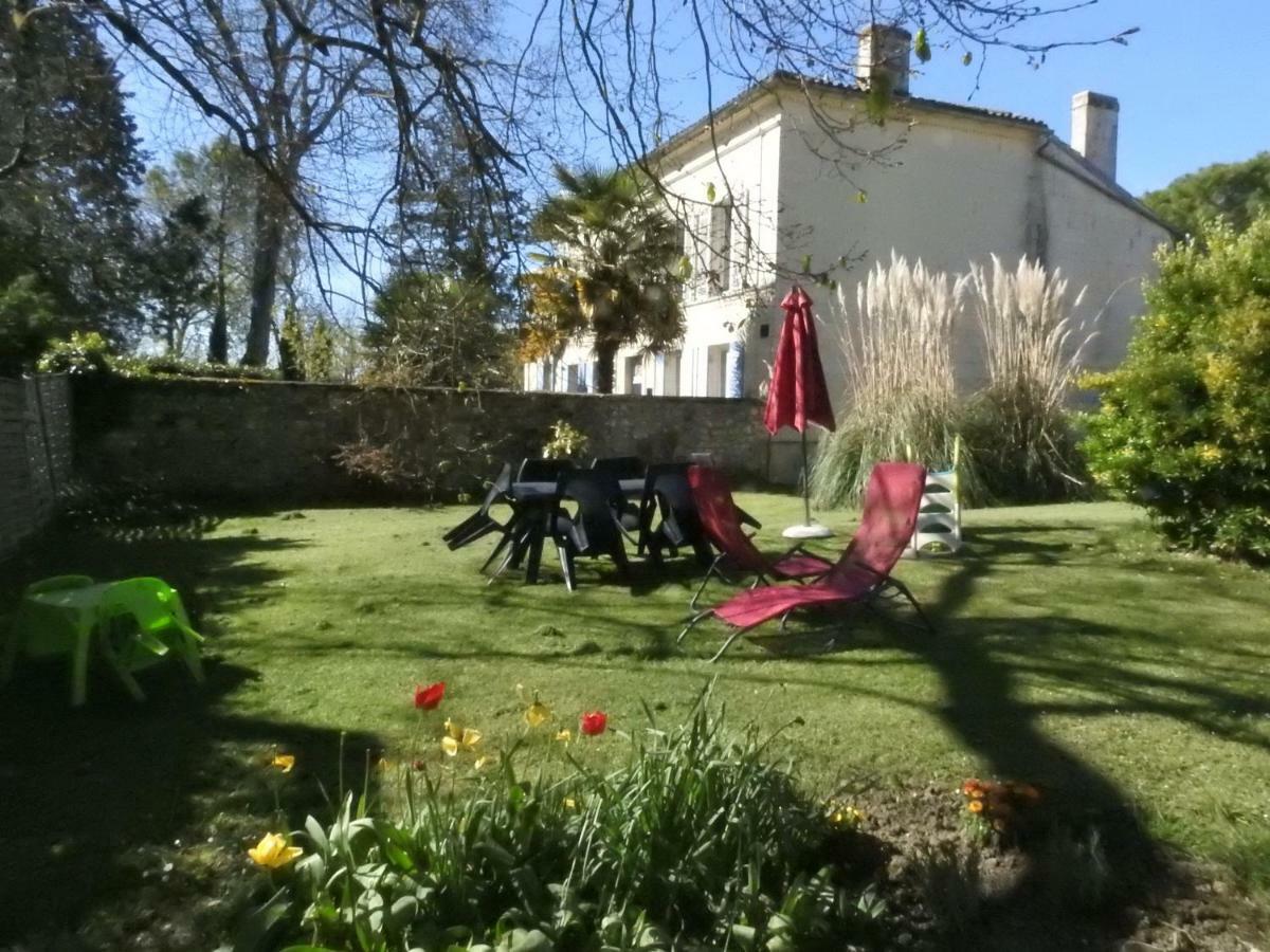 Bed and Breakfast Les Demeures De La Laigne Allas-Bocage Екстер'єр фото