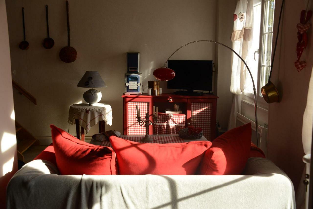 Bed and Breakfast Les Demeures De La Laigne Allas-Bocage Екстер'єр фото
