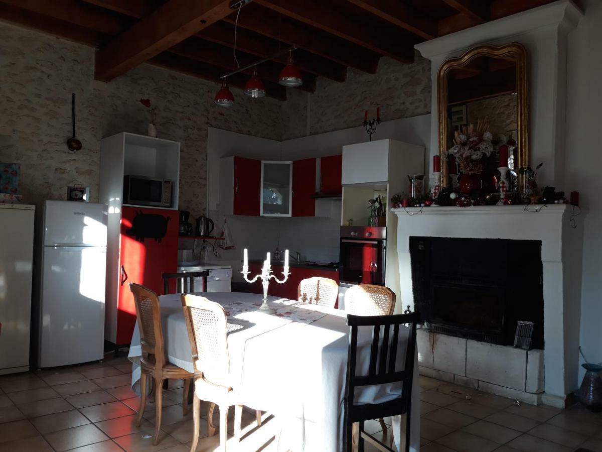 Bed and Breakfast Les Demeures De La Laigne Allas-Bocage Екстер'єр фото