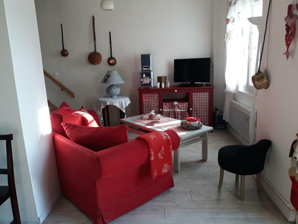 Bed and Breakfast Les Demeures De La Laigne Allas-Bocage Екстер'єр фото