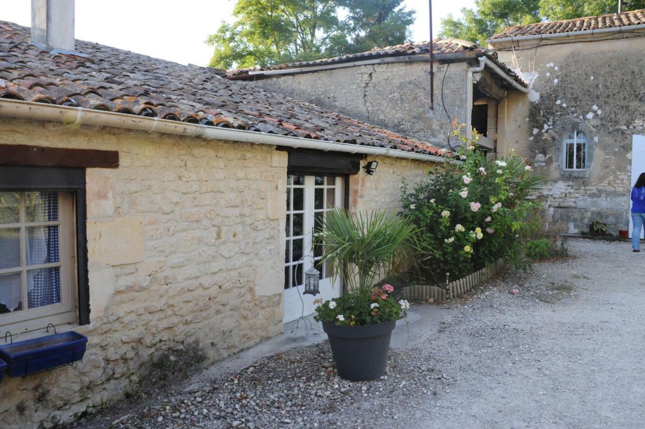 Bed and Breakfast Les Demeures De La Laigne Allas-Bocage Екстер'єр фото